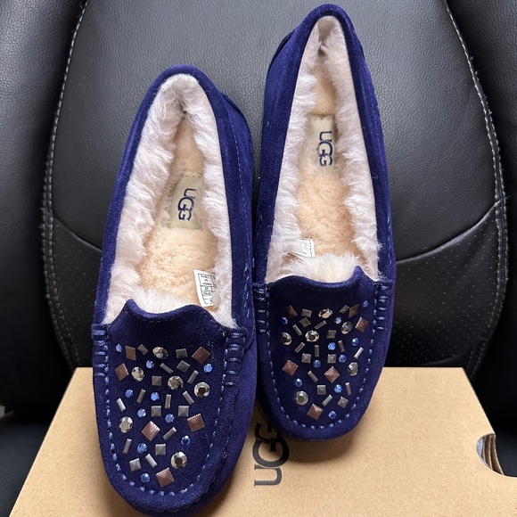 NIB! UGG Ansley Stud II Women's Slippers Size 5 Purple Suede Sheepskin Slip On - Picture 6 of 12